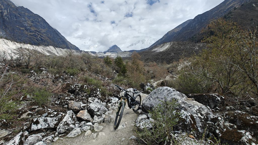 The Manaslu Circuit - The Ultimate Himalayan Portage & Gravity Quest 1 The manaslu circuit